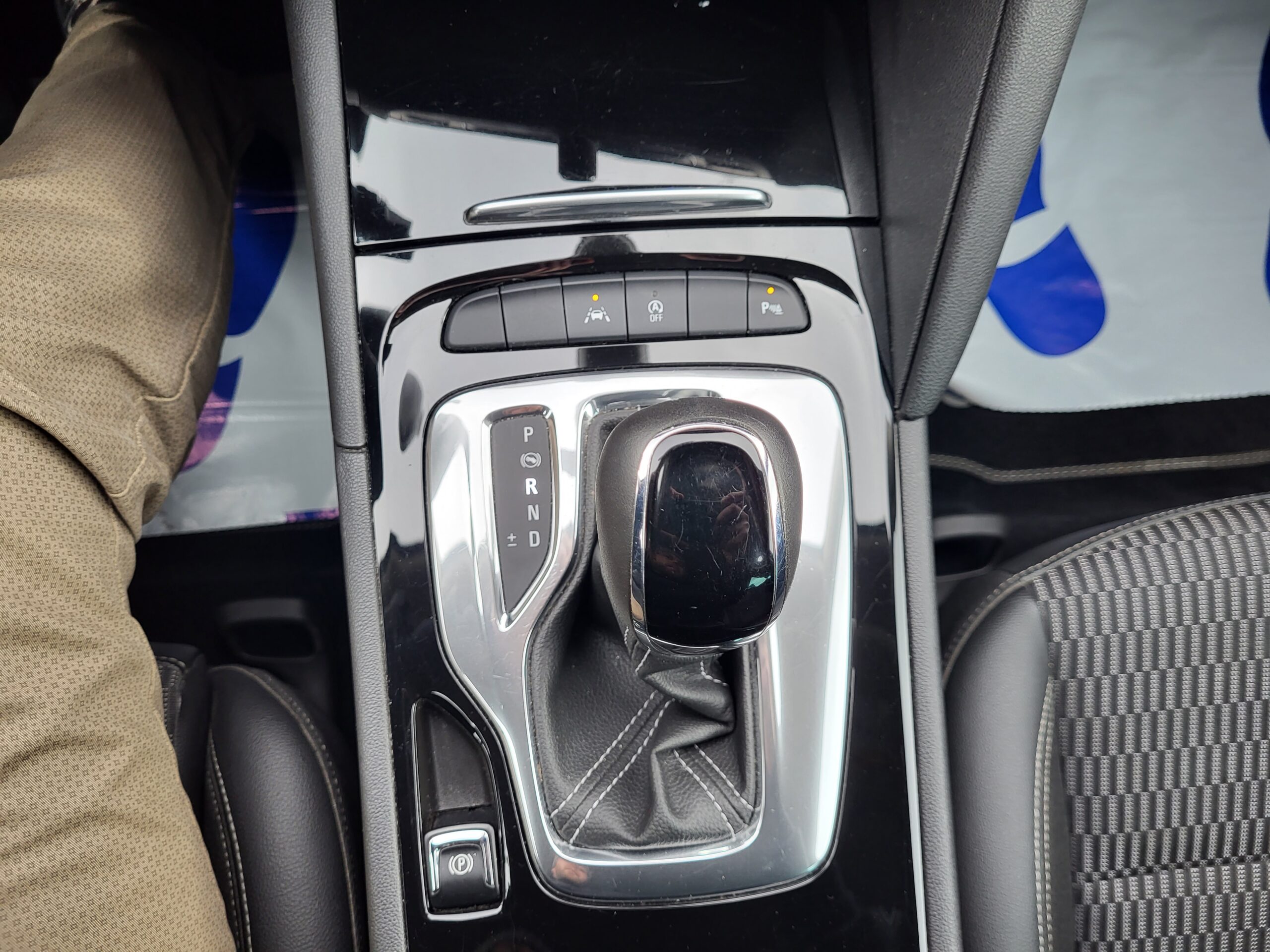 Opel Insignia Navi Kamera LED Podgrz. przednia szyba Hak Ostrz. o kolizji VAT 23% - obrazek 11