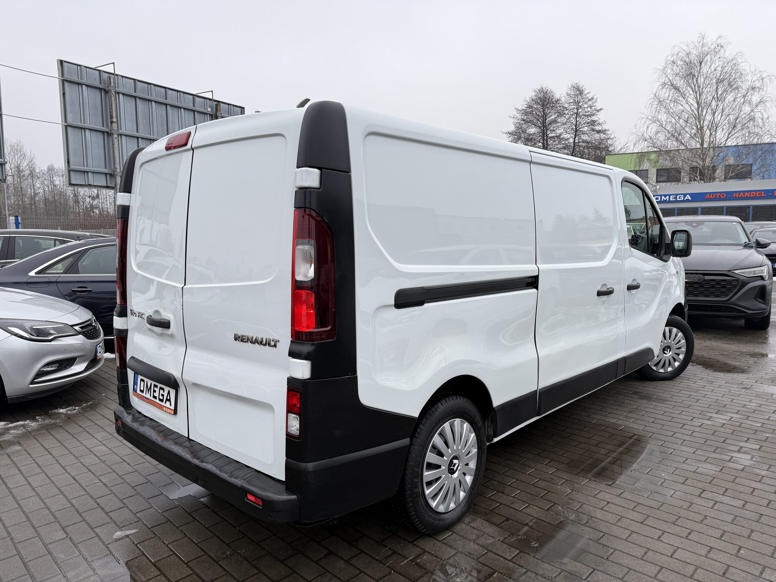 Renault Trafic L2H1 Klimatyzacja Parktronic Bluetooth - obrazek 2