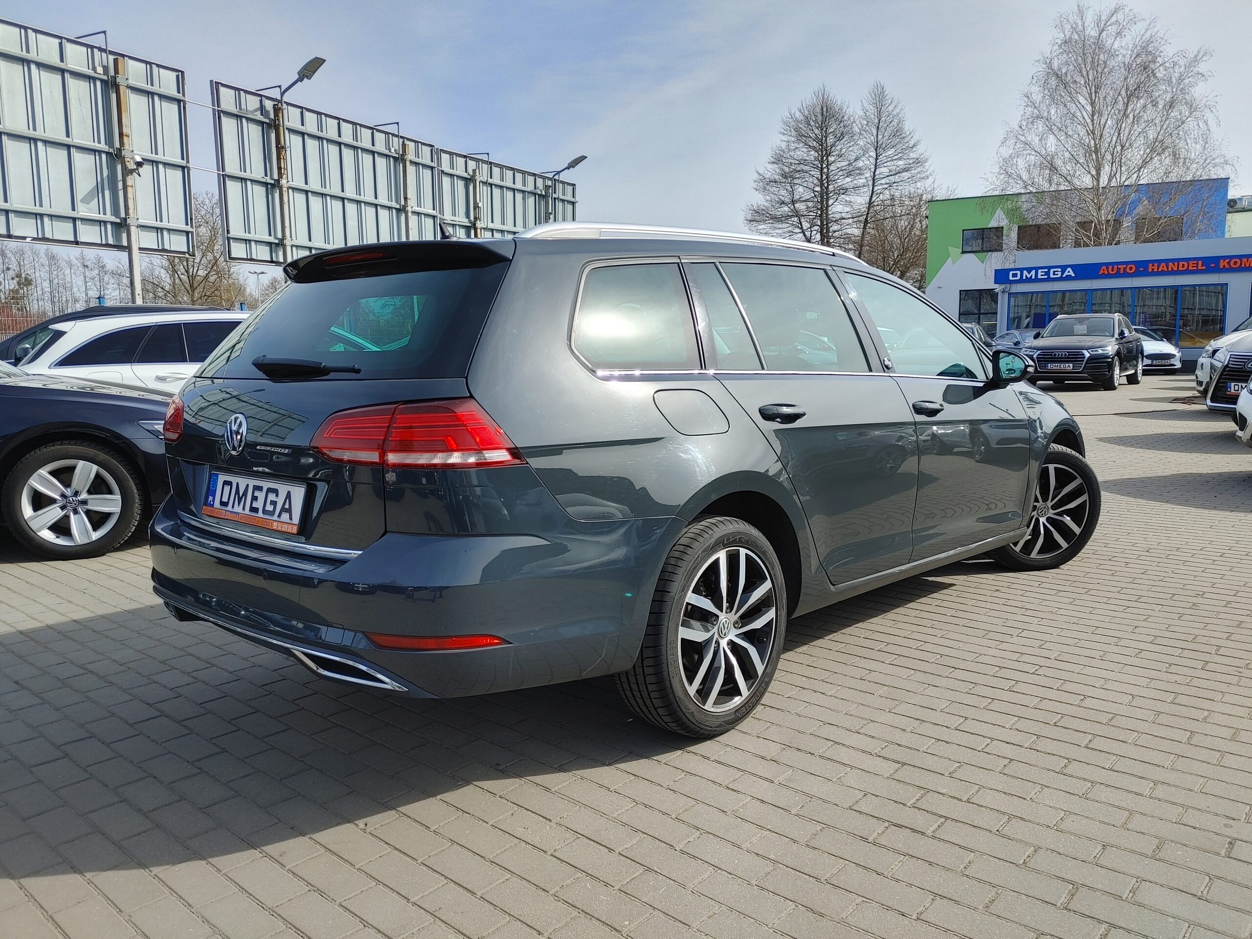 Volkswagen Golf Variant Navi Full LED Parktronic Climatronic ACC Akt. tempomat DYNAUDIO - obrazek 2